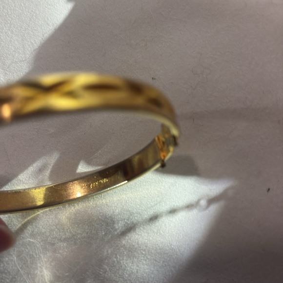 Beautiful Etched 18k RGP  Gold Bracelet with Snap Closure - Picture 11 of 13